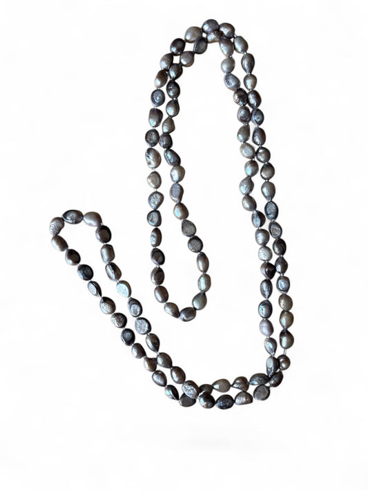 Lange parelketting zilvergrijs color